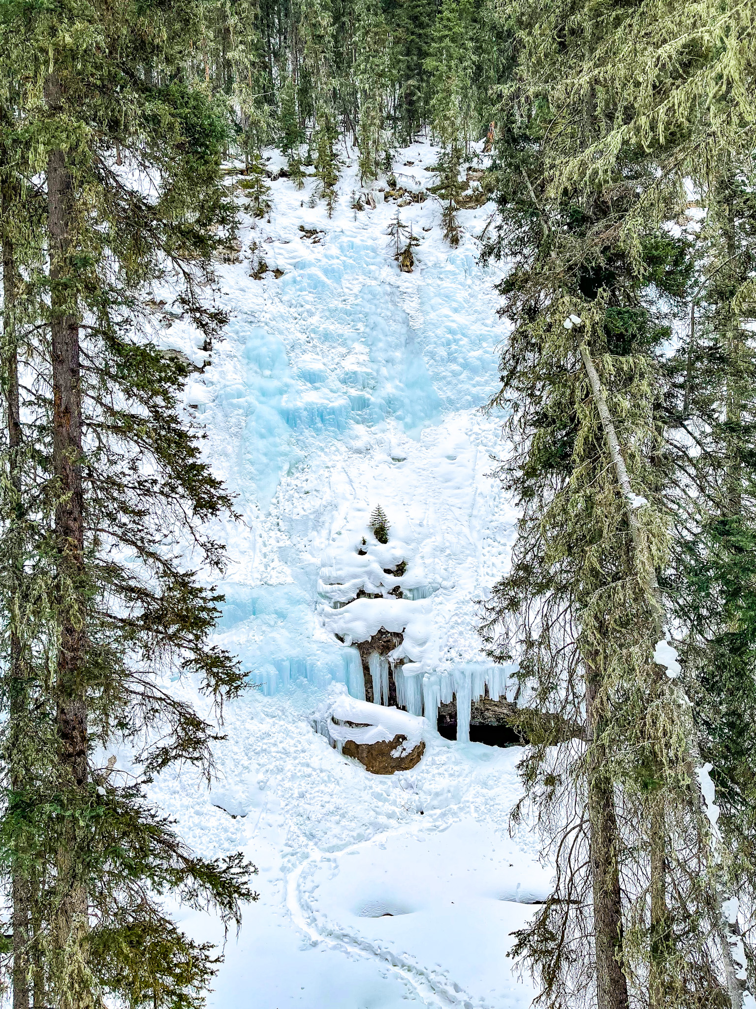 frozen waterfalls in banff